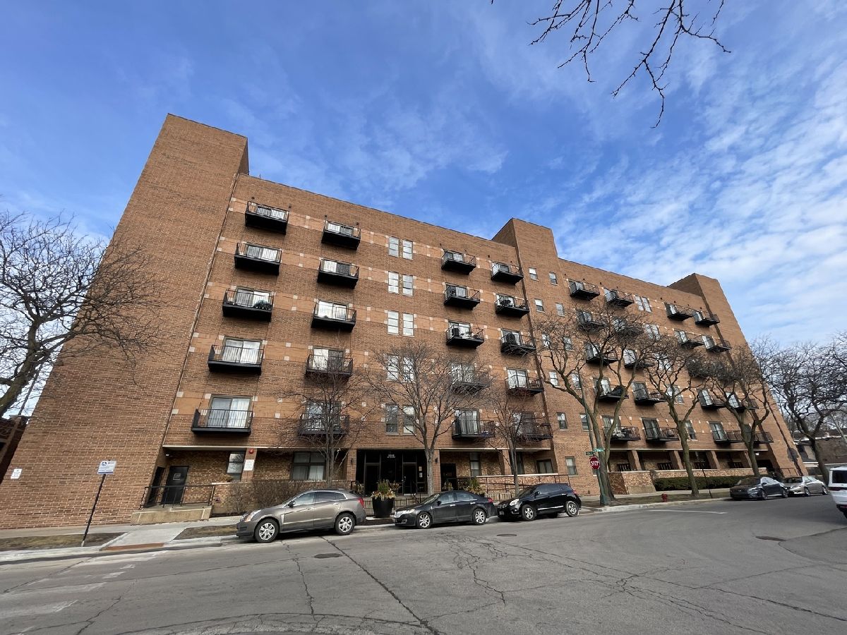 Condos & Townhomes & Homes Sold Renaissance Place Chicago Illinois, 1000 53rd