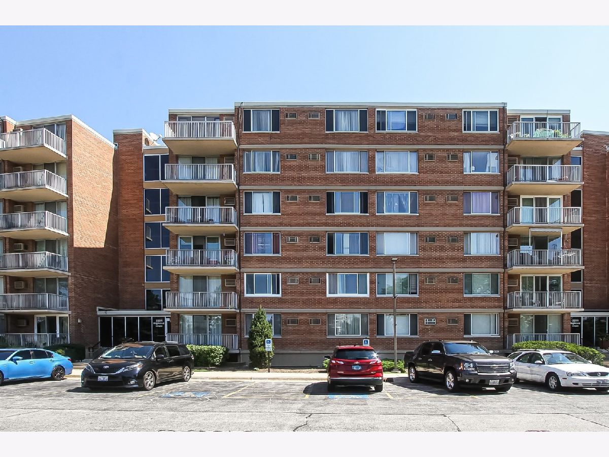 Condominiums Rented Yorktown Green Lombard Illinois, 2201 Highland