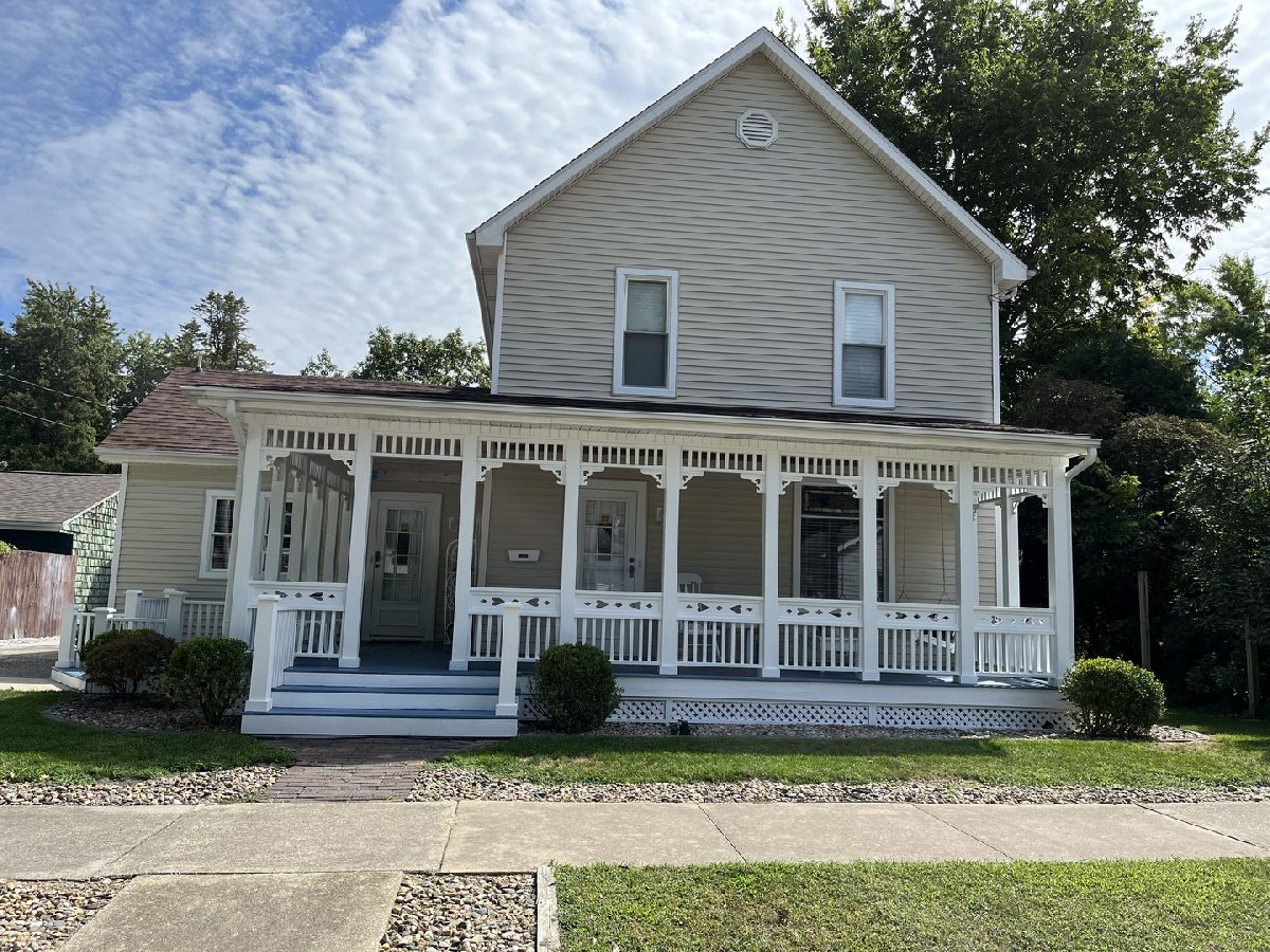 Homes Sold Je Mccluns 2nd Add Bloomington Illinois, 1404 East