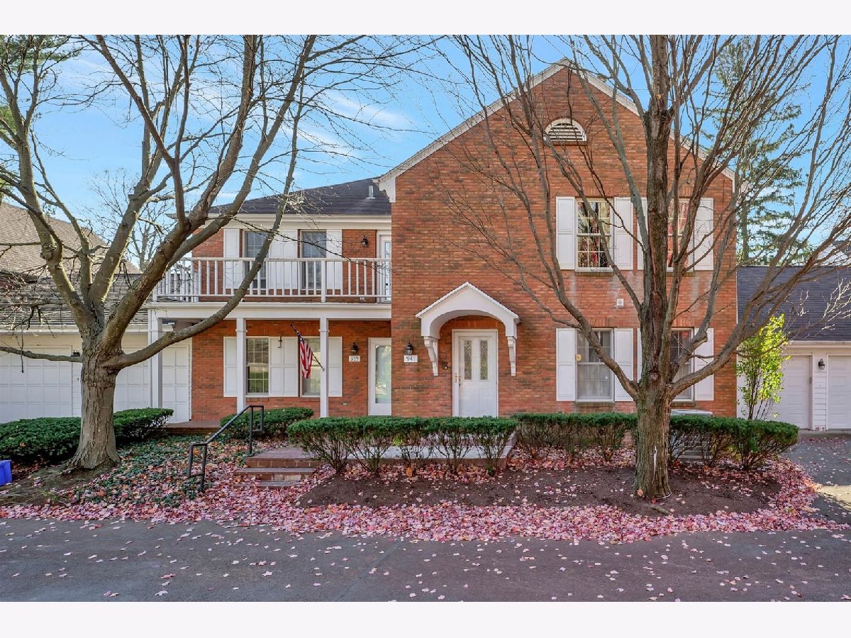 Condominiums & Homes Sold Cheshire Estates Champaign Illinois, 941 Cheshire