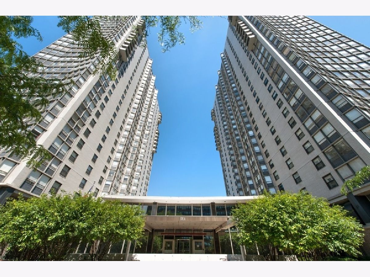 Condominiums Sold Hollywood Towers Chicago Illinois, 5701 Sheridan