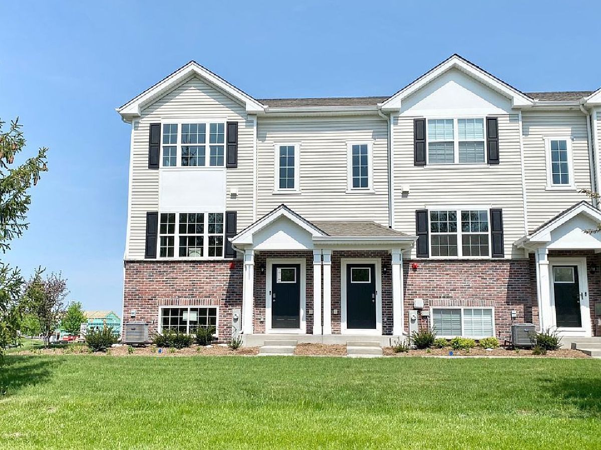Townhomes Rented Mill Crossing At Grande Reserve Yorkville Illinois, 3827 Bissel