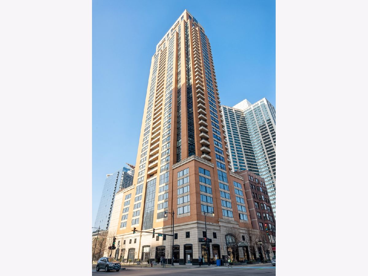 Condominiums Rented The Columbian Chicago Illinois, 1160 Michigan