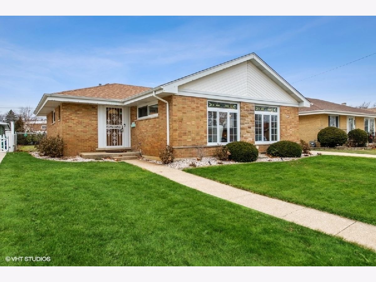 Homes Sold Martindale Estates Westchester Illinois, 2308 Boeger