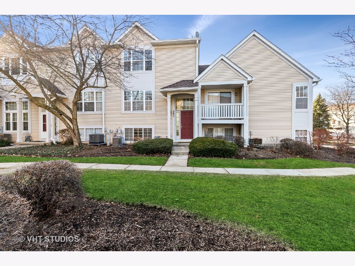 Townhomes & Homes Sold Bayberry Waukegan Illinois, 991 Darla