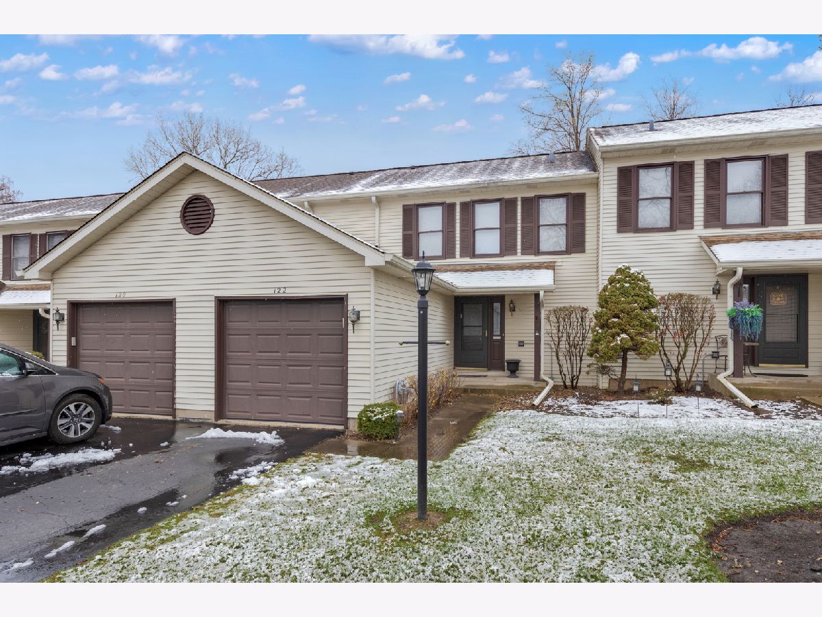 Townhomes Sold Creekside Villas Palatine Illinois, 122 Villa Circle