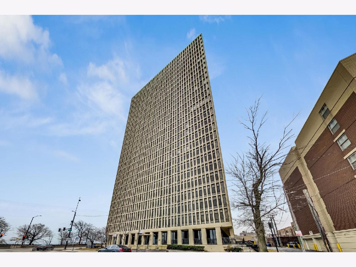 Condominiums Sold Quadrangle Condos Chicago Illinois, 6700 South Shore