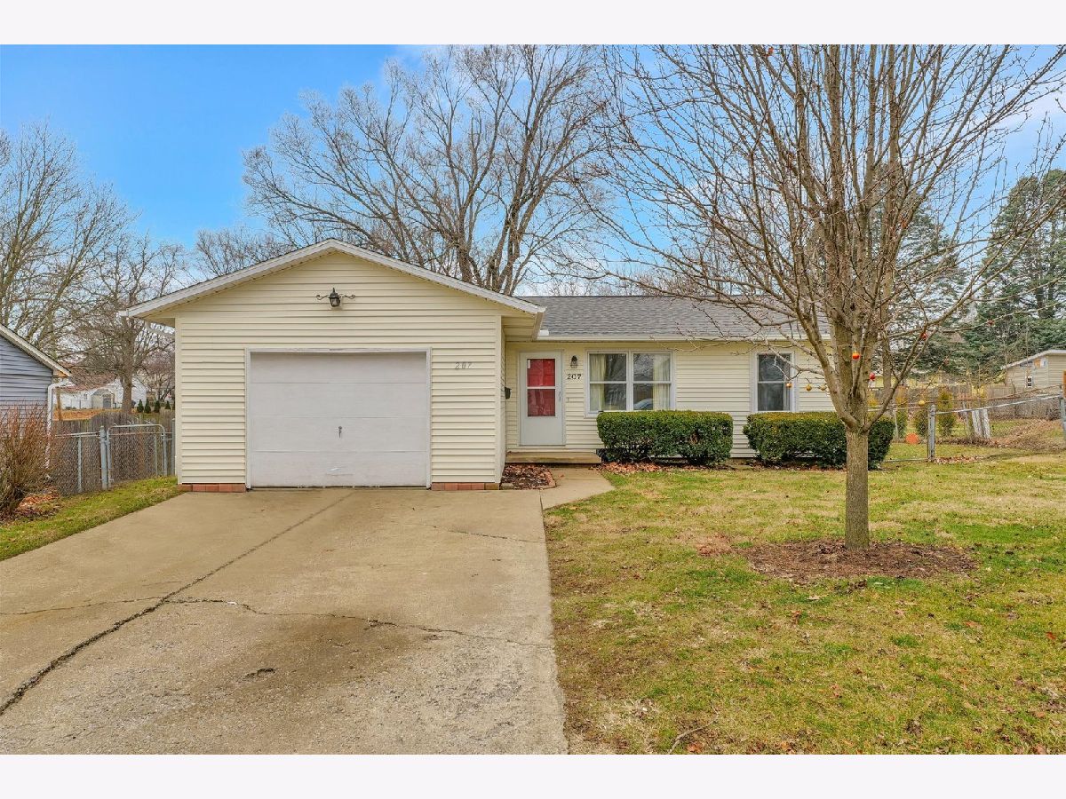 Homes Sold Wilner's W.d. Mahomet Illinois, 207 Jefferson