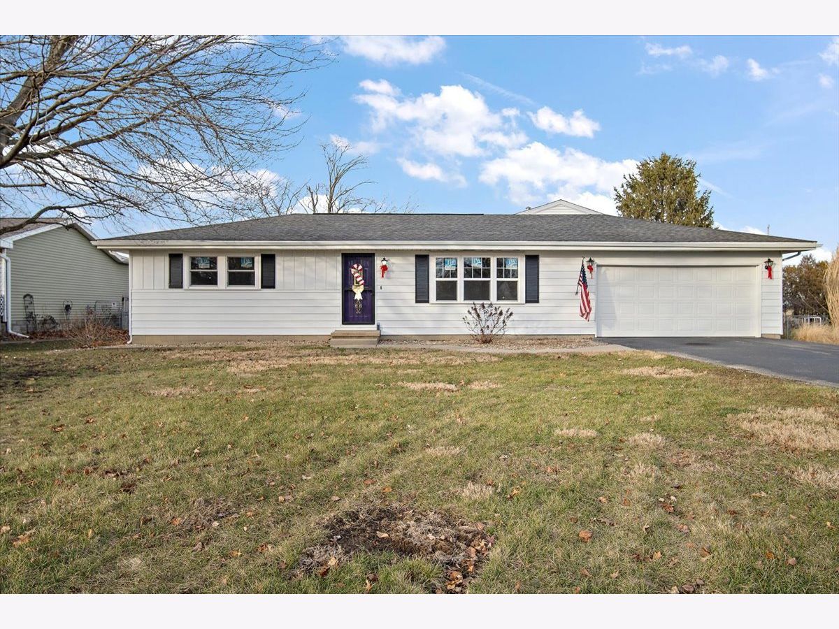 Homes Sold Country Acres Bloomington Illinois, 14576 Mark