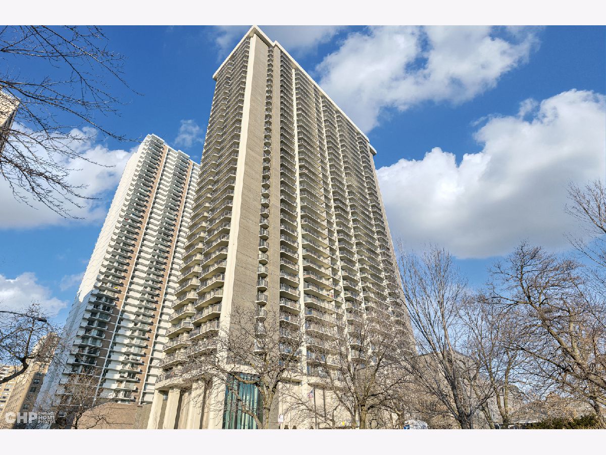 Condominiums Sold Malibu Chicago Illinois, 6007 Sheridan