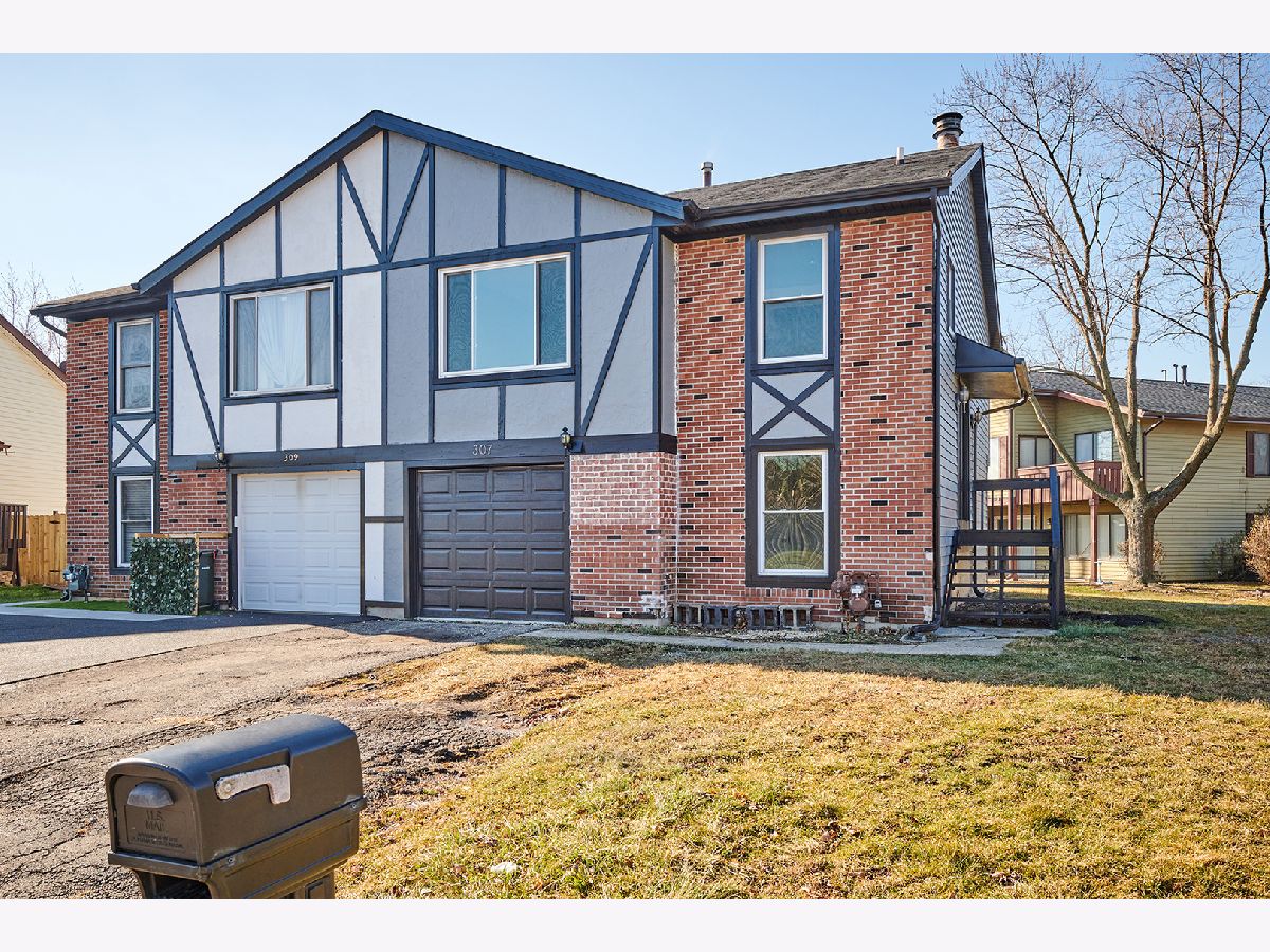 Townhomes Sold Country Manor Bolingbrook Illinois, 307 Walnut