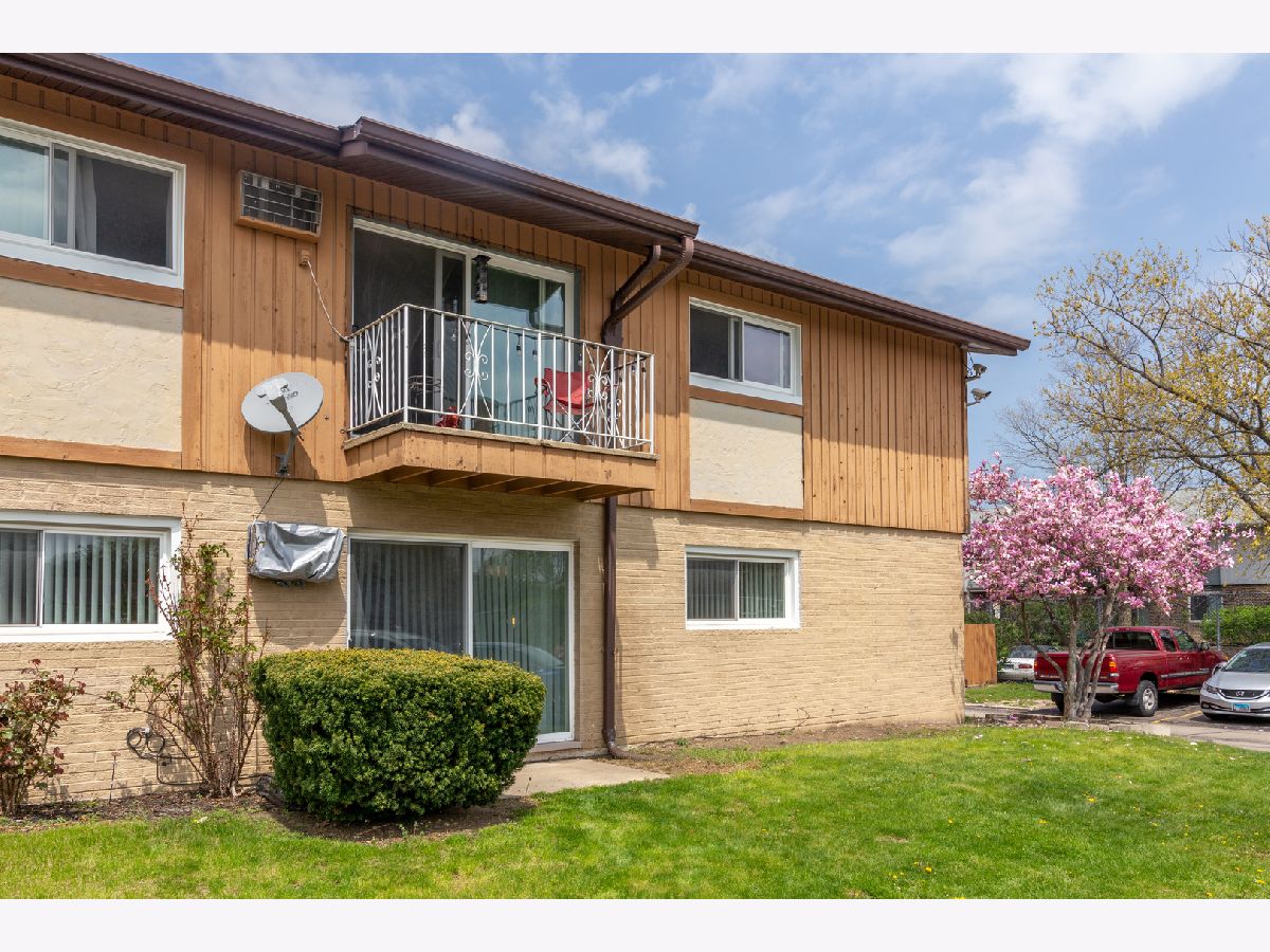 Condominiums Sold Old Willow Falls Prospect Heights Illinois, 850 Old Willow