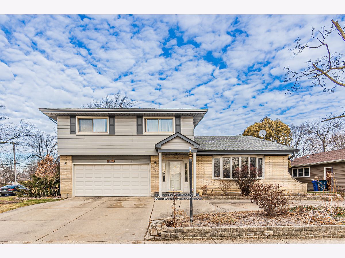 Homes Sold Coachlight Manor Mount Prospect Illinois, 1802 Euclid