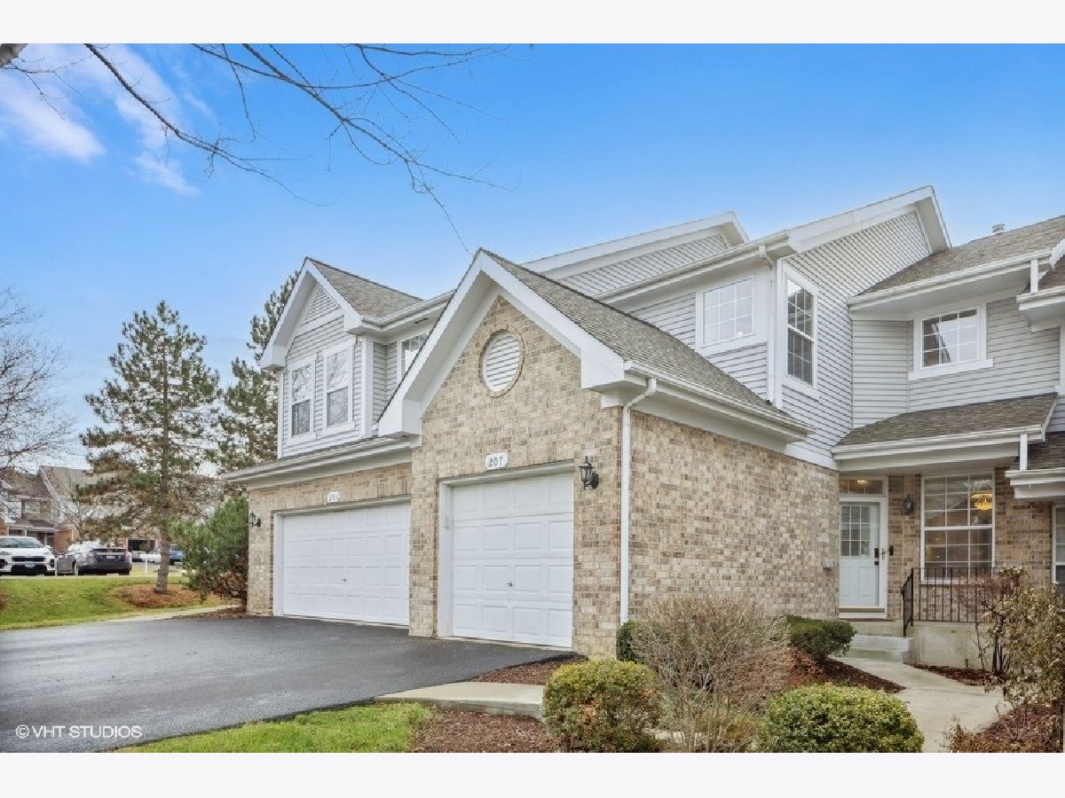 Townhomes Rented Elizabeth Crossing Lombard Illinois, 207 20th