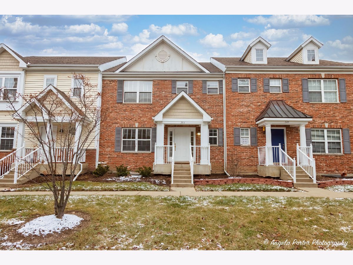 Townhomes Sold Harvard Commons Harvard Illinois, 327 Front