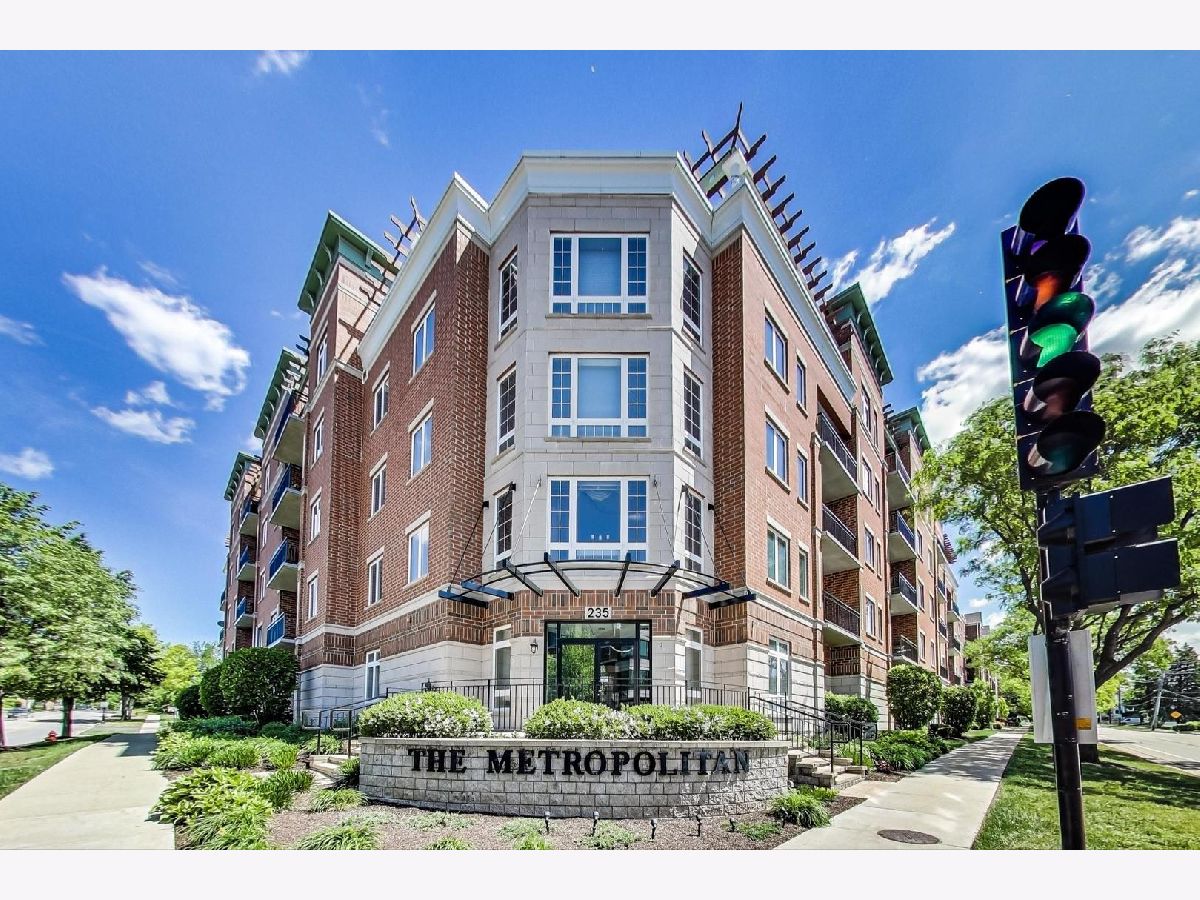 Condominiums Sold The Metropolitan Palatine Illinois, 235 Smith