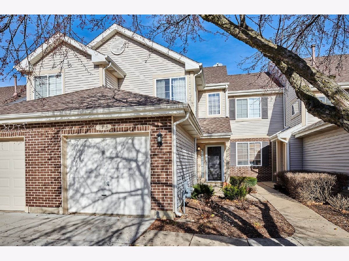 Townhomes & Condos Rented Red Rock Schaumburg Illinois, 173 Cripple Creek