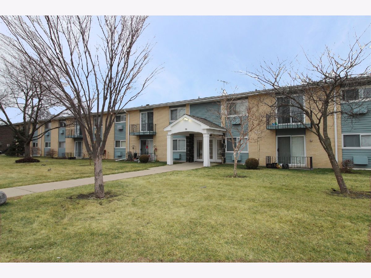 Condominiums Sold Coventry Place Des Plaines Illinois, 9561 Dee