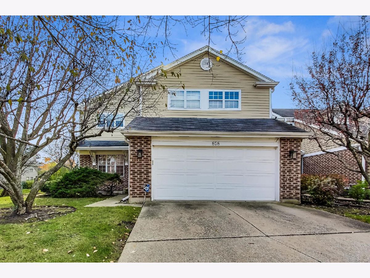 Townhomes Sold Winchester Lane Northbrook Illinois, 858 Winchester