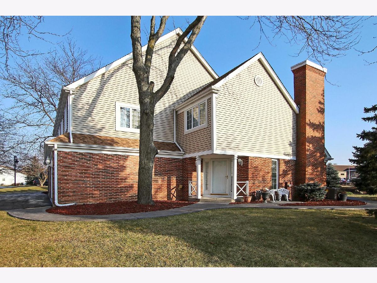 Townhomes & Homes Sold Waterford Commons Lindenhurst Illinois, 694 Monroe