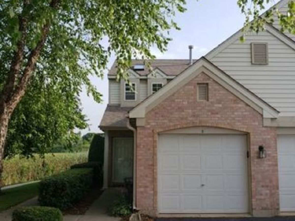 Townhomes & Condos Rented Briar Pointe Schaumburg Illinois, 1914 Heron