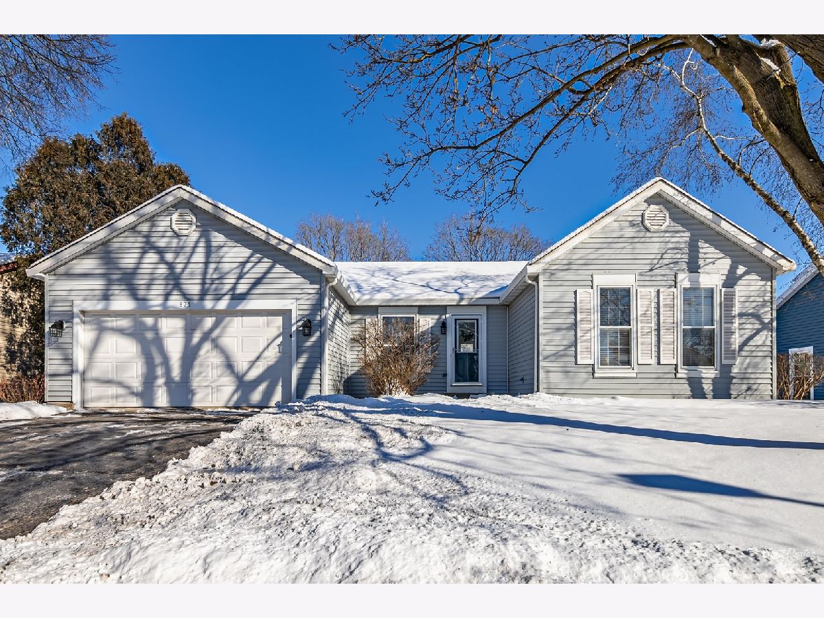 Homes Sold Candlewood Trails Cary Illinois, 825 Redwood
