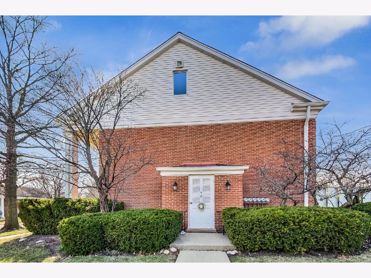Townhomes & Homes Sold Chanticleer Hinsdale Illinois, 1401 Chanticleer