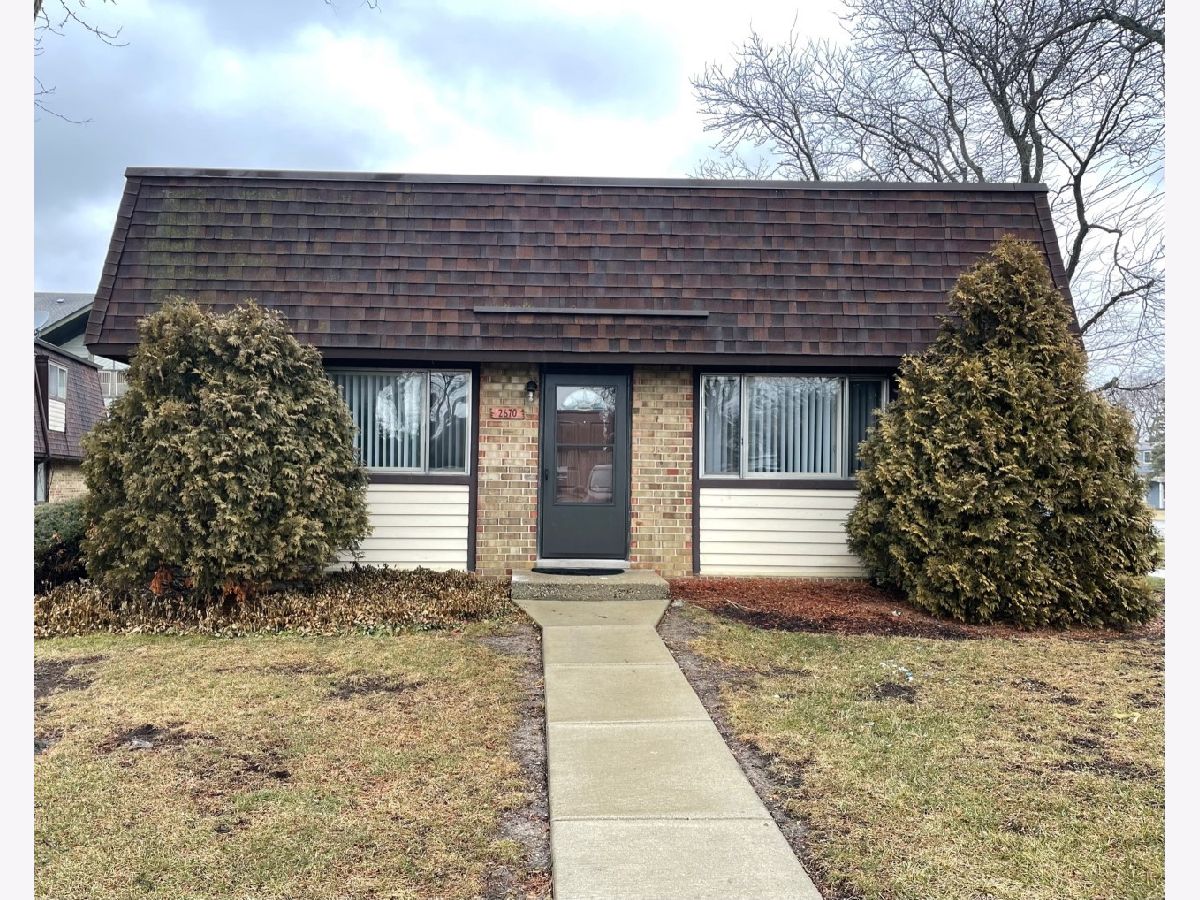 Townhomes & Condos Rented Hickory Hills Waukegan Illinois, 2670 Woodview