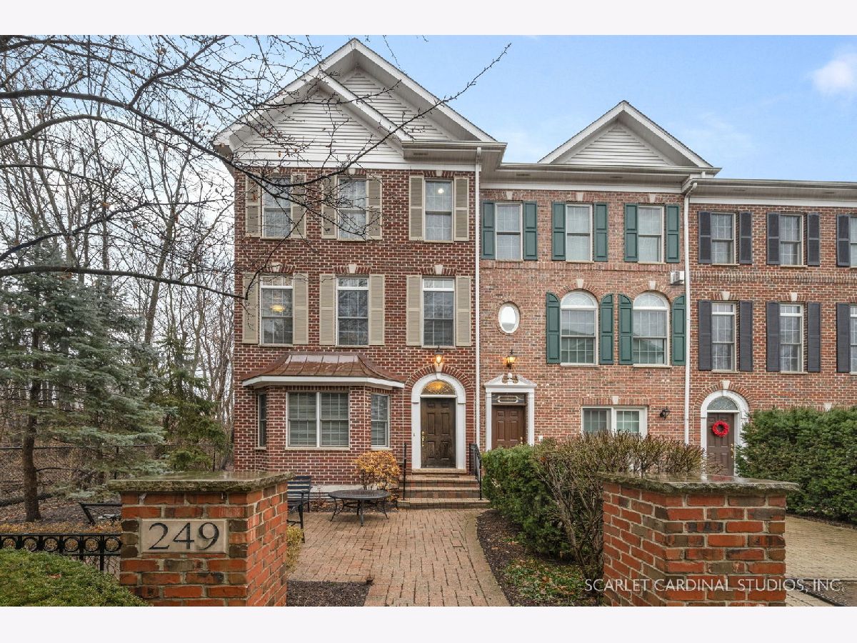 Townhomes & Homes Rented Naperville Station Naperville Illinois, 249 Box Car