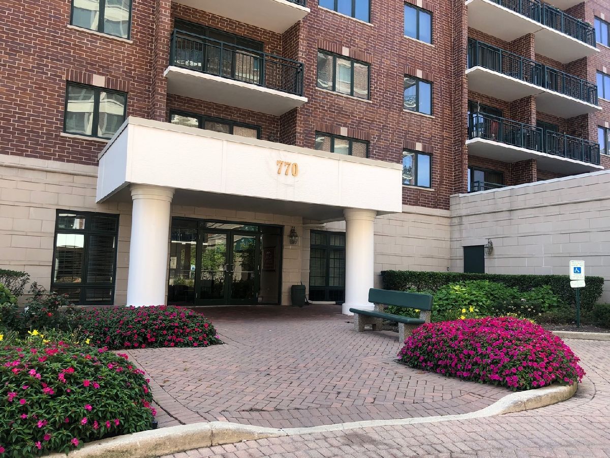 Condominiums Rented Library Courte Des Plaines Illinois, 770 Pearson