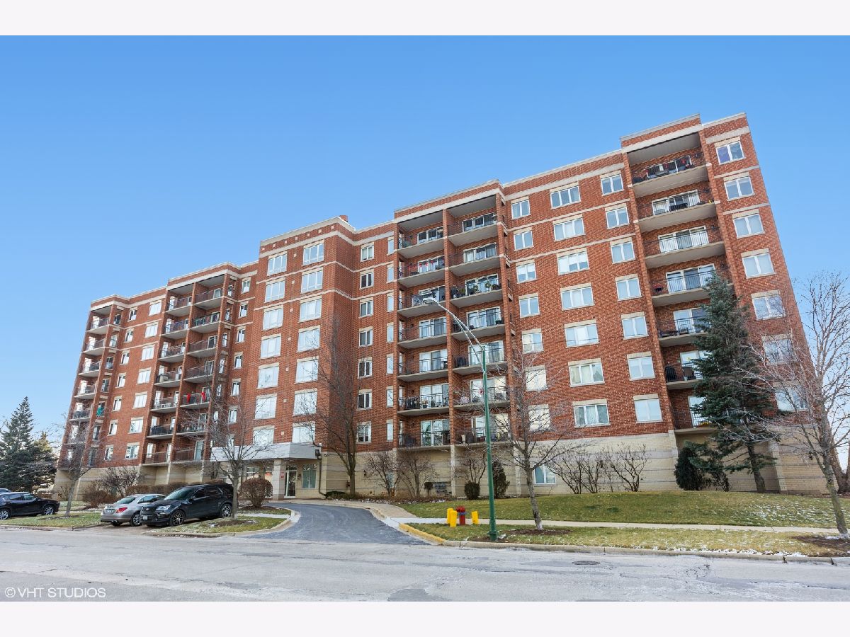 Condominiums & Homes Rented Cumberland Crossing Chicago Illinois, 5555 Cumberland