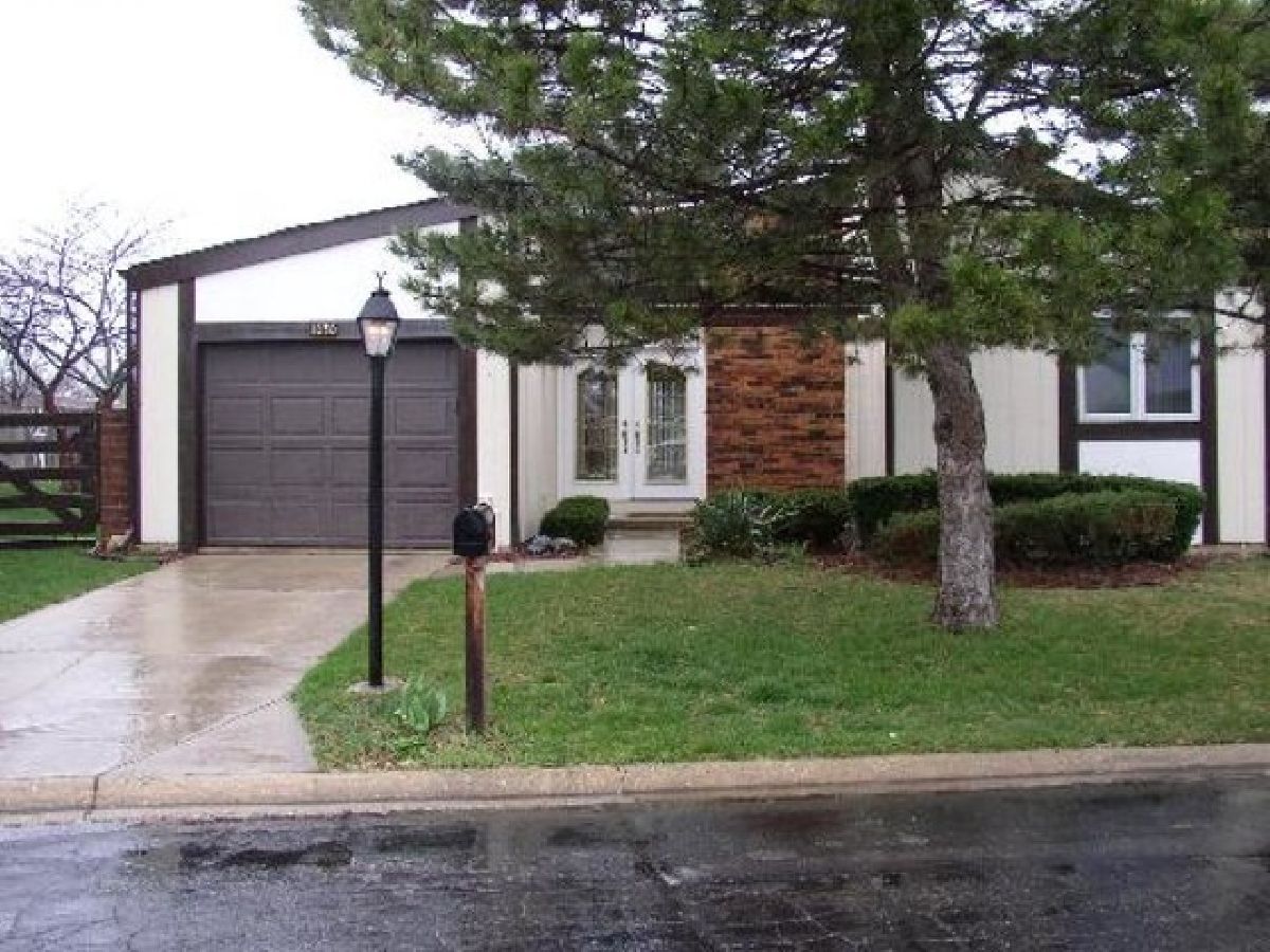 Homes & Condominiums Rented Hinswood Darien Illinois, 1030 Park Crest