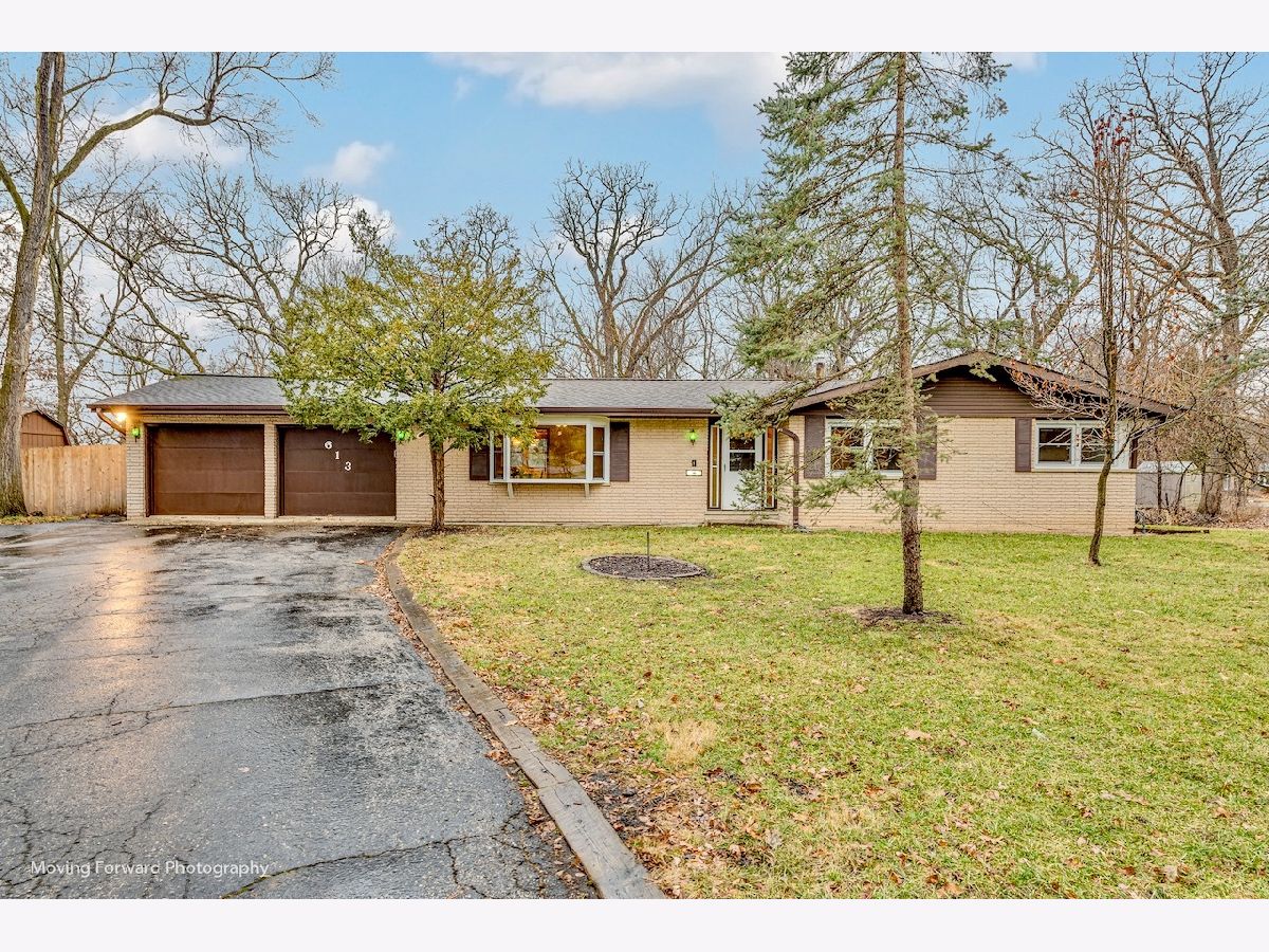 Homes Sold Lakewood Estates Carpentersville Illinois, 613 Hawthorne