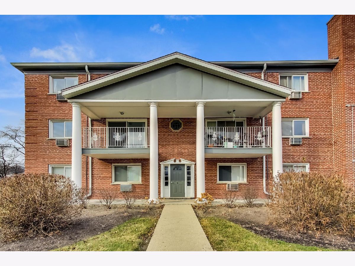 Condos & Townhomes Sold Country Club Condominium Arlington Heights Illinois, 6 Lillian