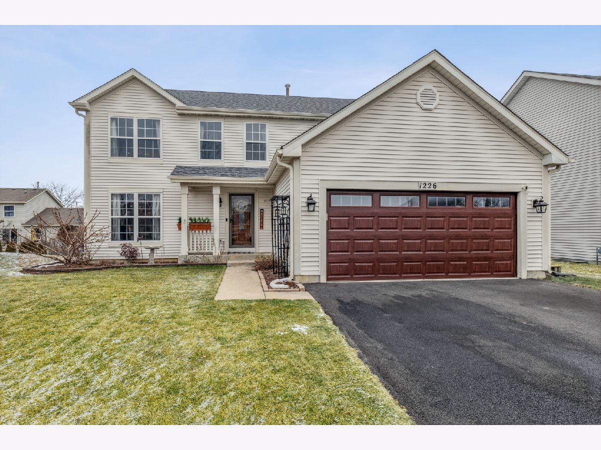 Homes Sold Lakewood Hills Round Lake Beach Illinois, 1226 E Fox Chase