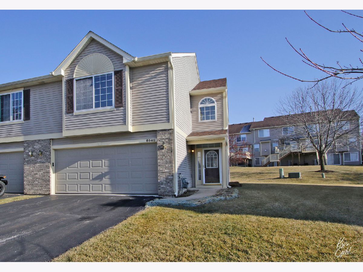 Townhomes & Condos Rented Brightwater Fox Lake Illinois, 6949 Brightwater