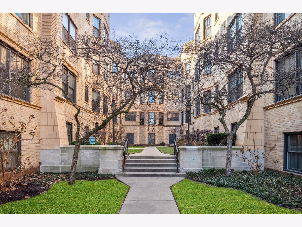 Condominiums Sold Judson Court Evanston Illinois, 924 Judson