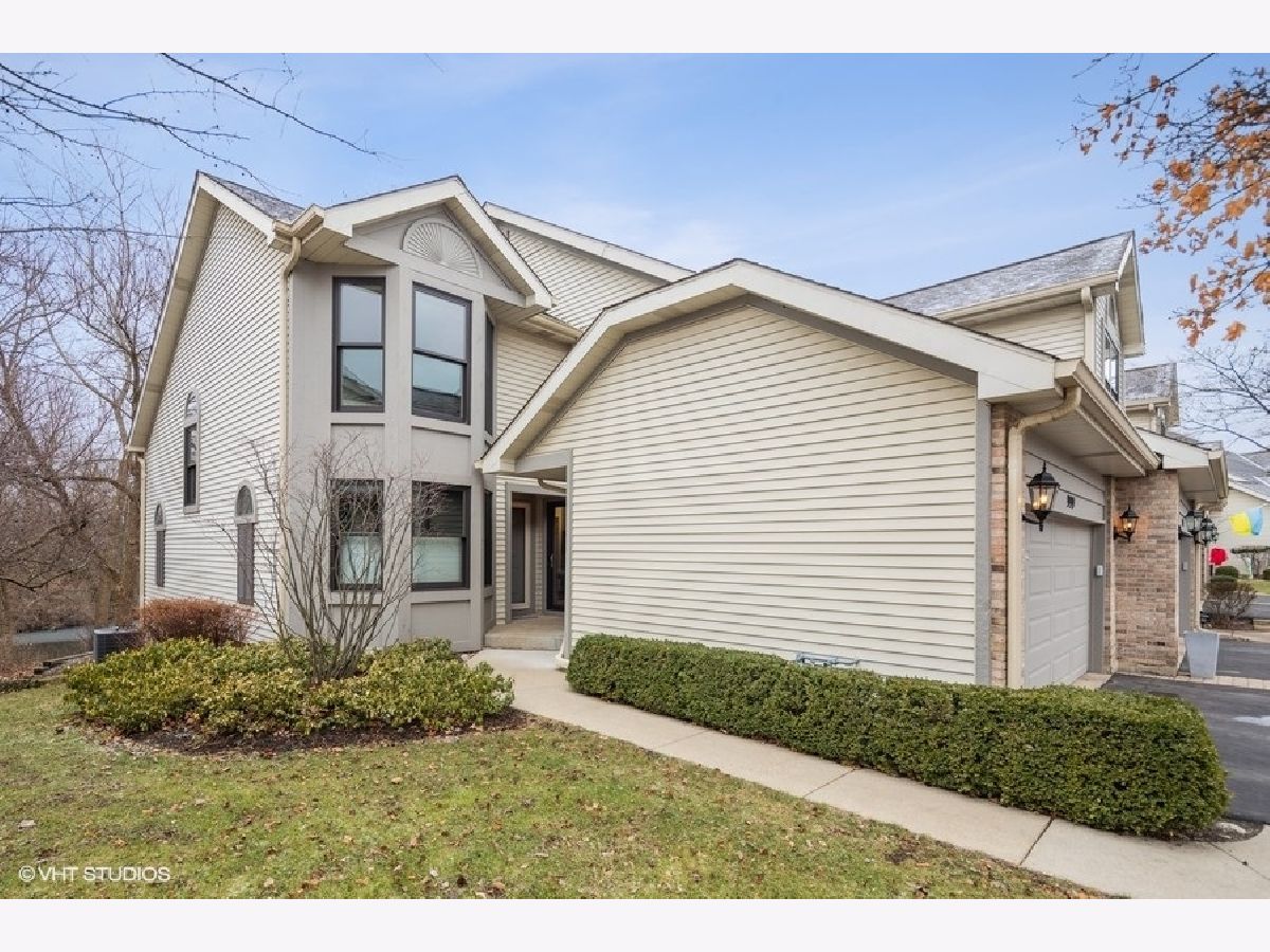 Townhomes Sold Auburn Woods Palatine Illinois, 999 Auburn Woods