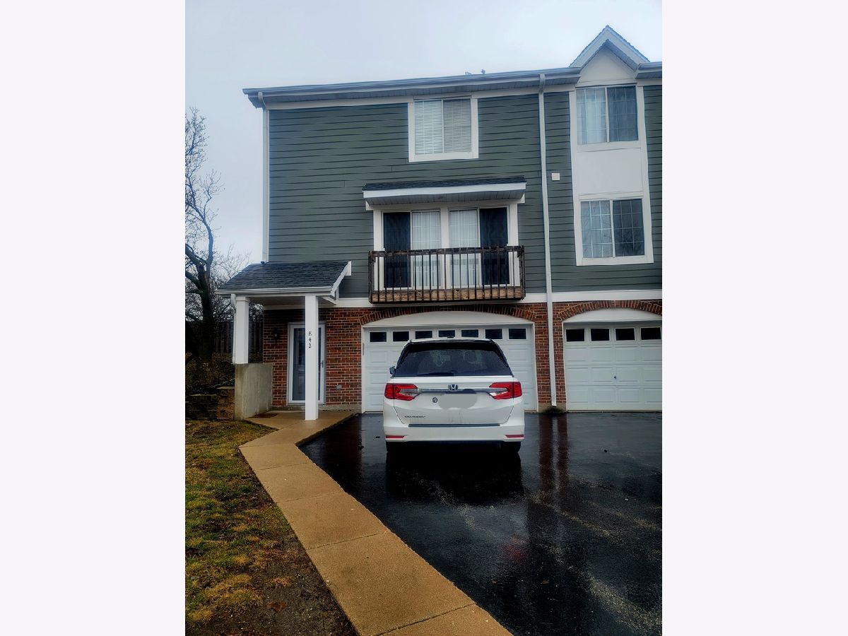 Townhomes Rented Hickory Hill Palatine Illinois, 842 Saint Johns