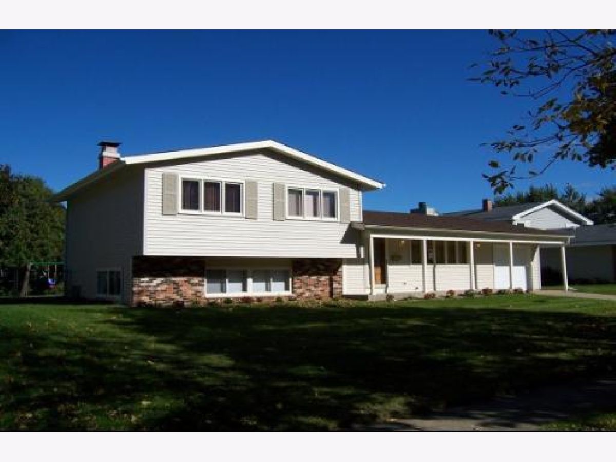 Homes & Condos & Townhomes Rented Coventry Crystal Lake Illinois, 88 Barrow