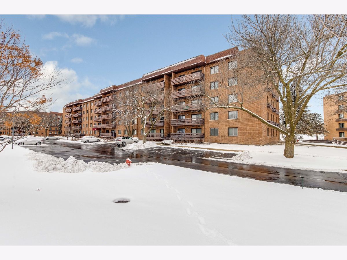Condominiums Sold Valley Lo Towers Glenview Illinois, 2000 Chestnut