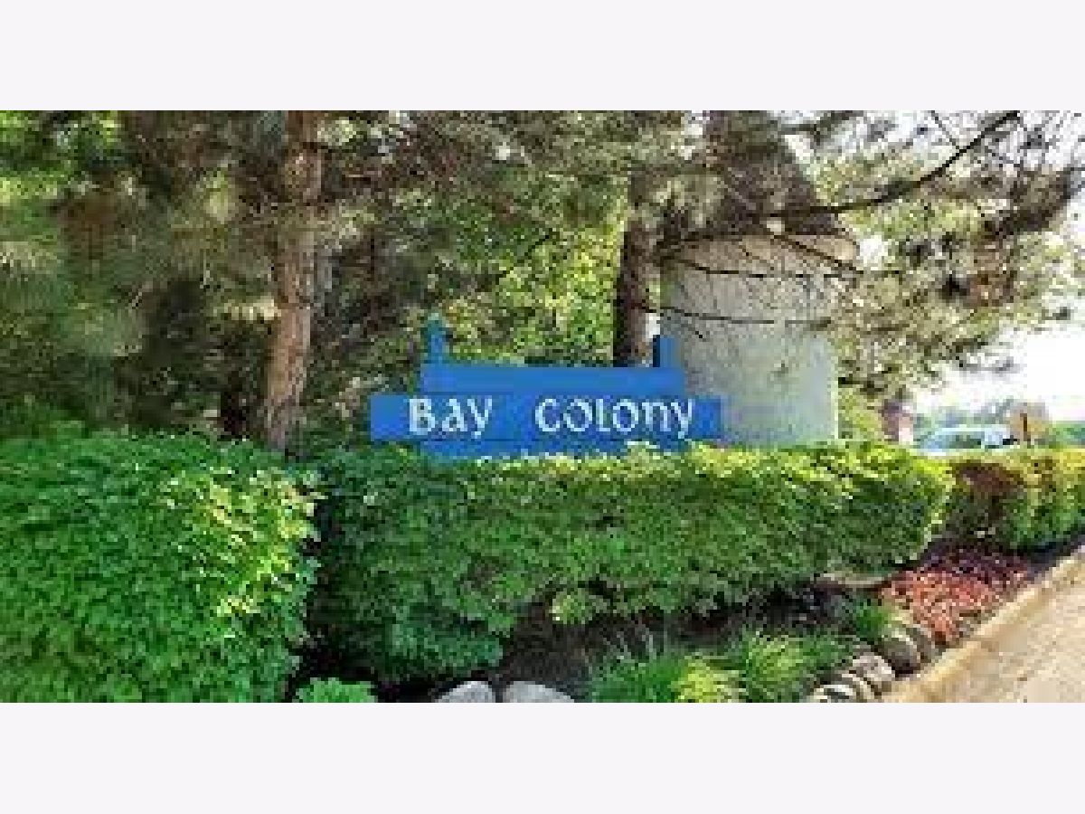 9395 Bay Colony Drive, Des Plaines, Illinois 60016 MLS 11705265