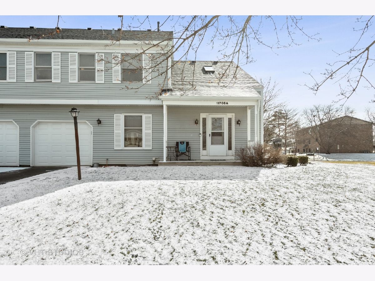 Townhomes & Condos & Homes Sold Woodcreek Huntley Illinois, 11705 #A Pineway