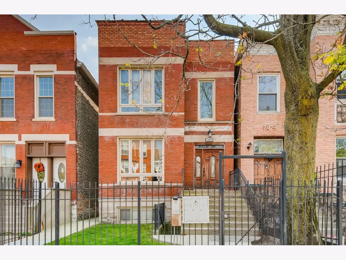 Condominiums & Homes For Rent Tri-taylor Chicago Illinois, 2427 Polk