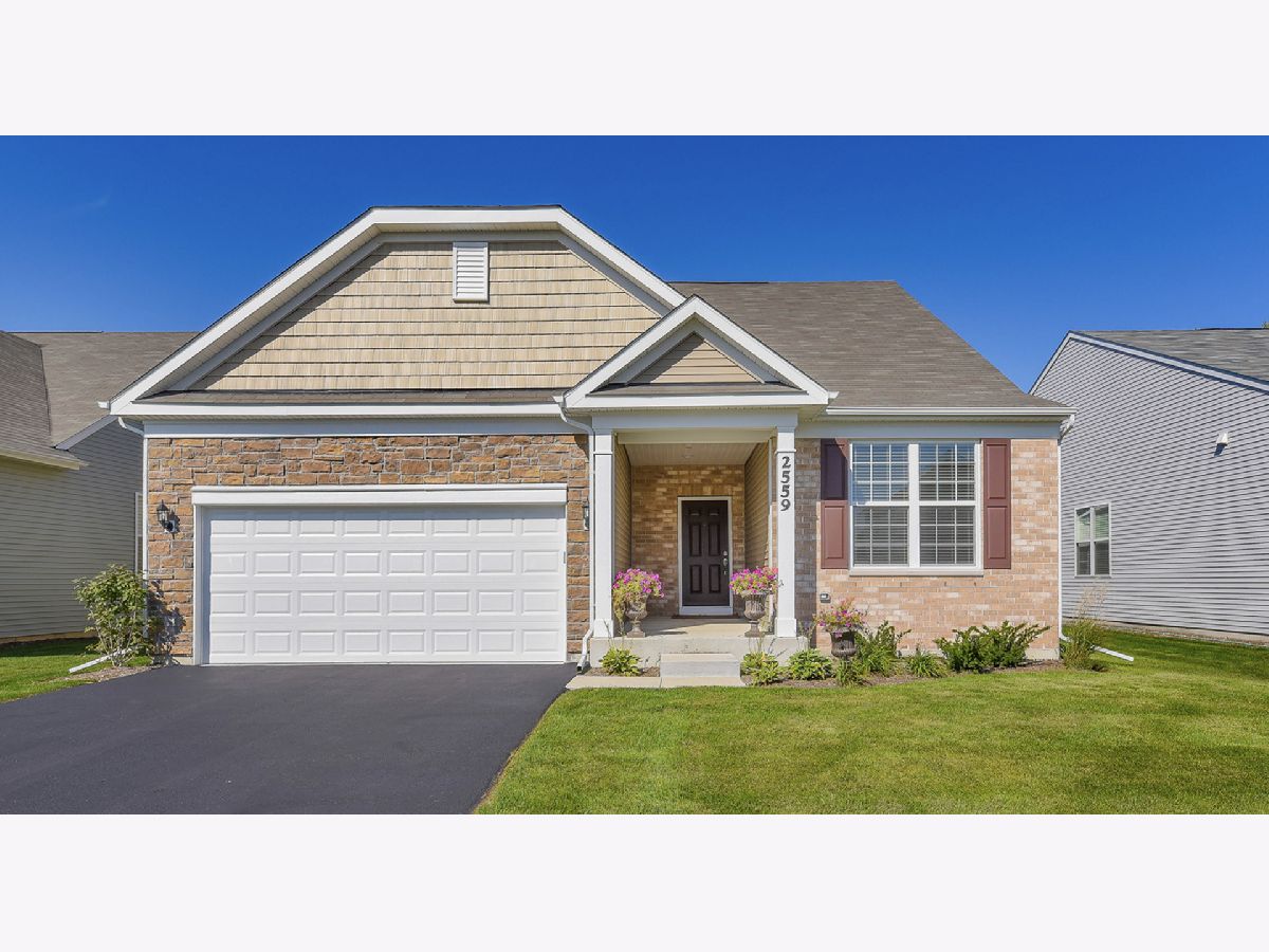 Homes Rented Atwater Naperville Illinois, 2559 Silver Loch