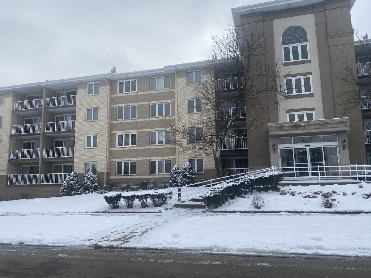 Condominiums & Homes Sold Whispering Oaks Wood Dale Illinois, 440 Montrose