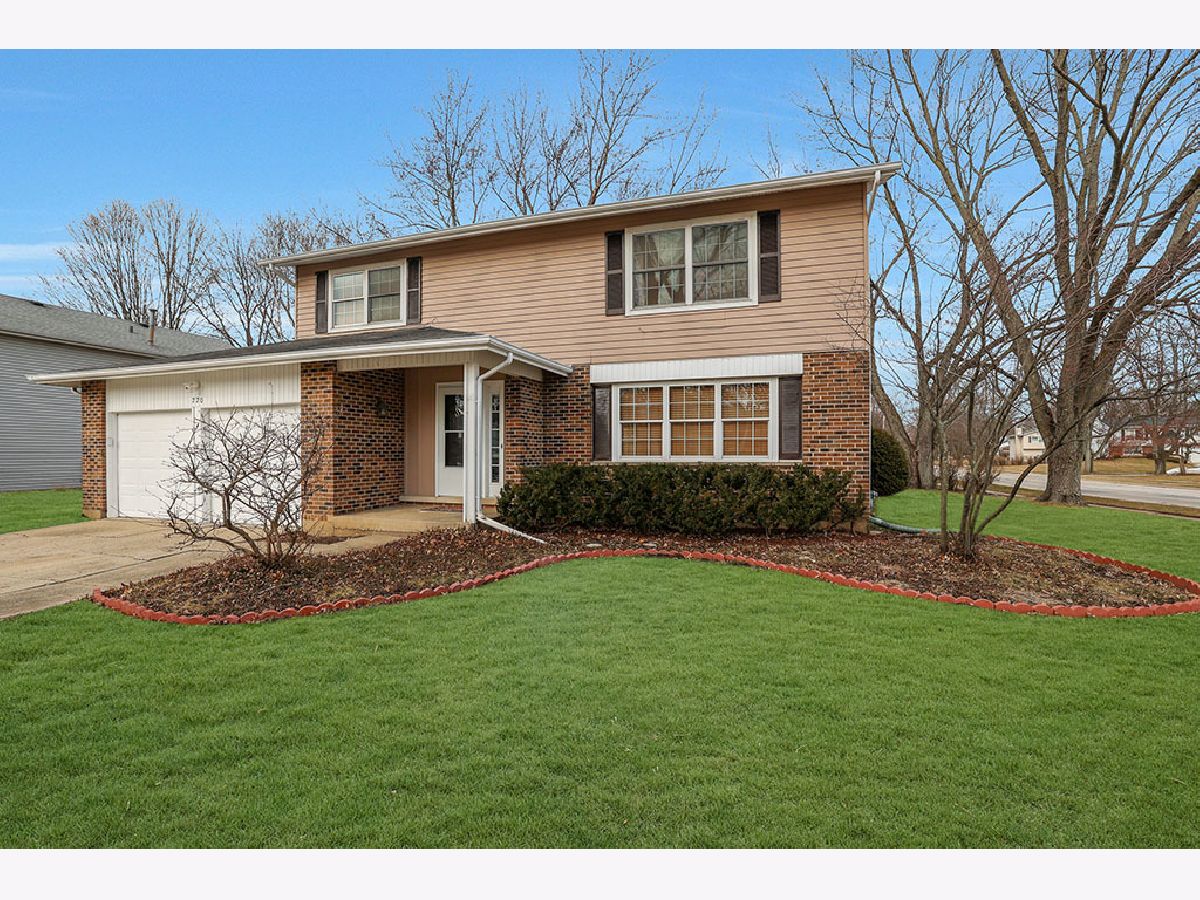Homes Sold Huntington Hills Algonquin Illinois, 720 Concord