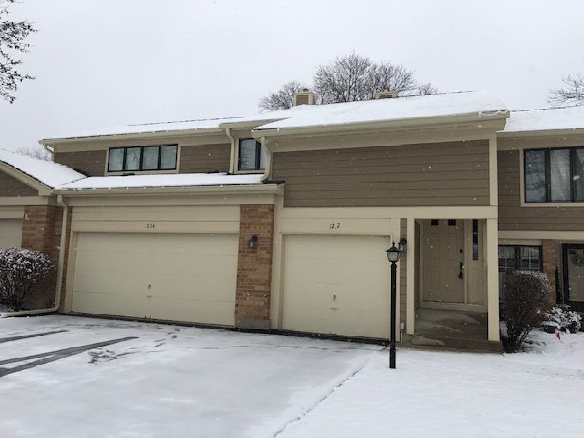 Townhomes Rented Riva Ridge I Libertyville Illinois, 1214 Emerson