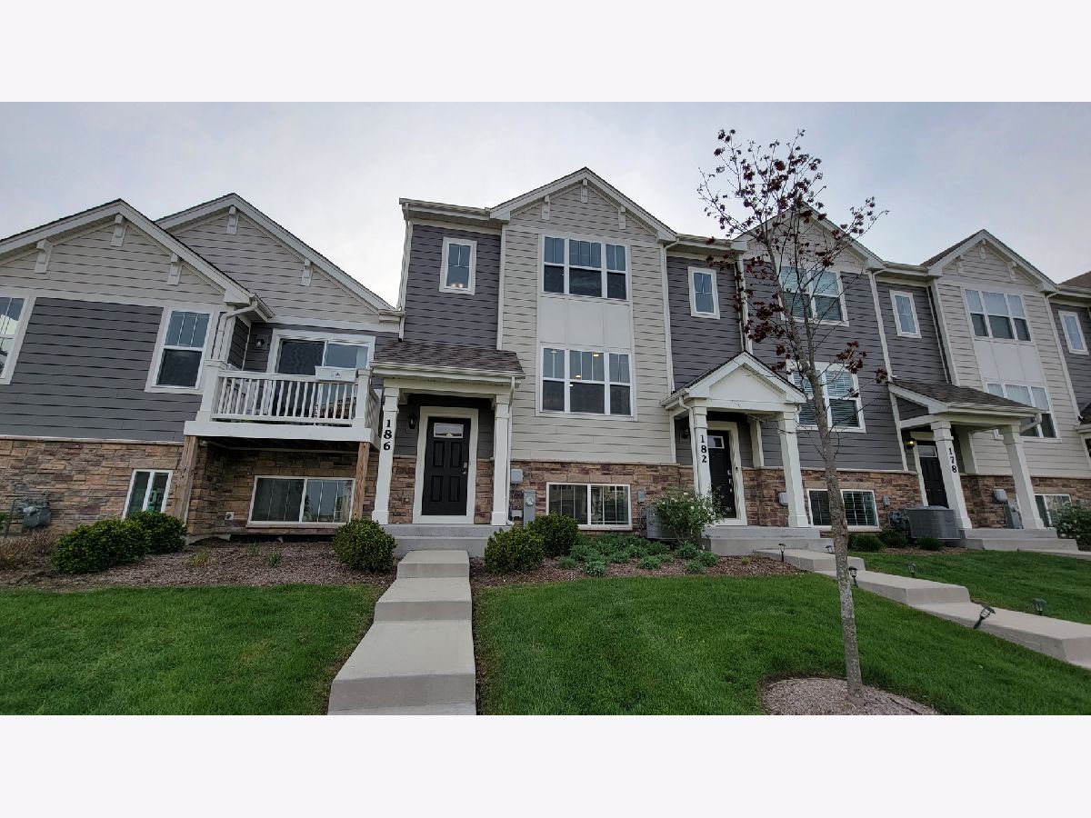 Homes & Townhomes Rented Tall Oaks Elgin Illinois, 186 Goldenrod