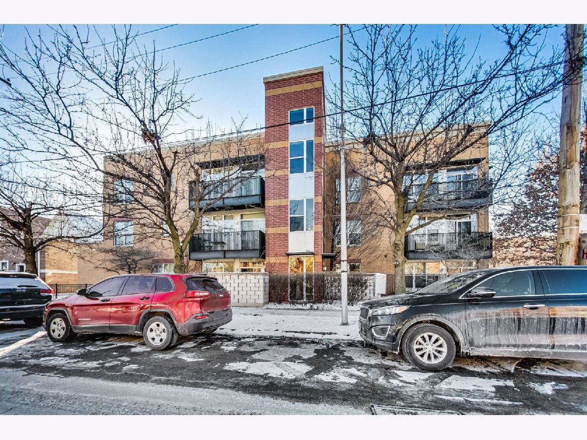 Condominiums Sold Westhaven Park Chicago Illinois, 120 Leavitt
